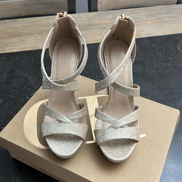 Charlotte Russe Gold Stiletto Heels with Cross-Ankle Straps - Picture 3 of 4